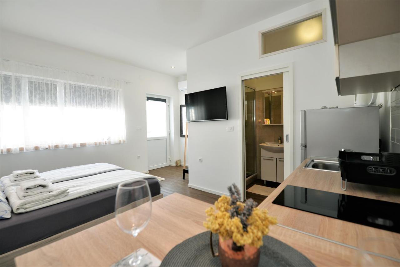 Envi Apartments Murter Exterior foto